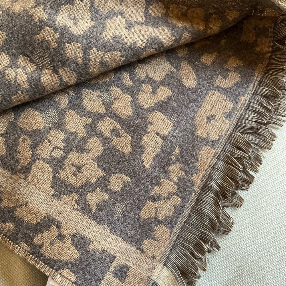 GAP Animal Print Scarf in Brown and Tan